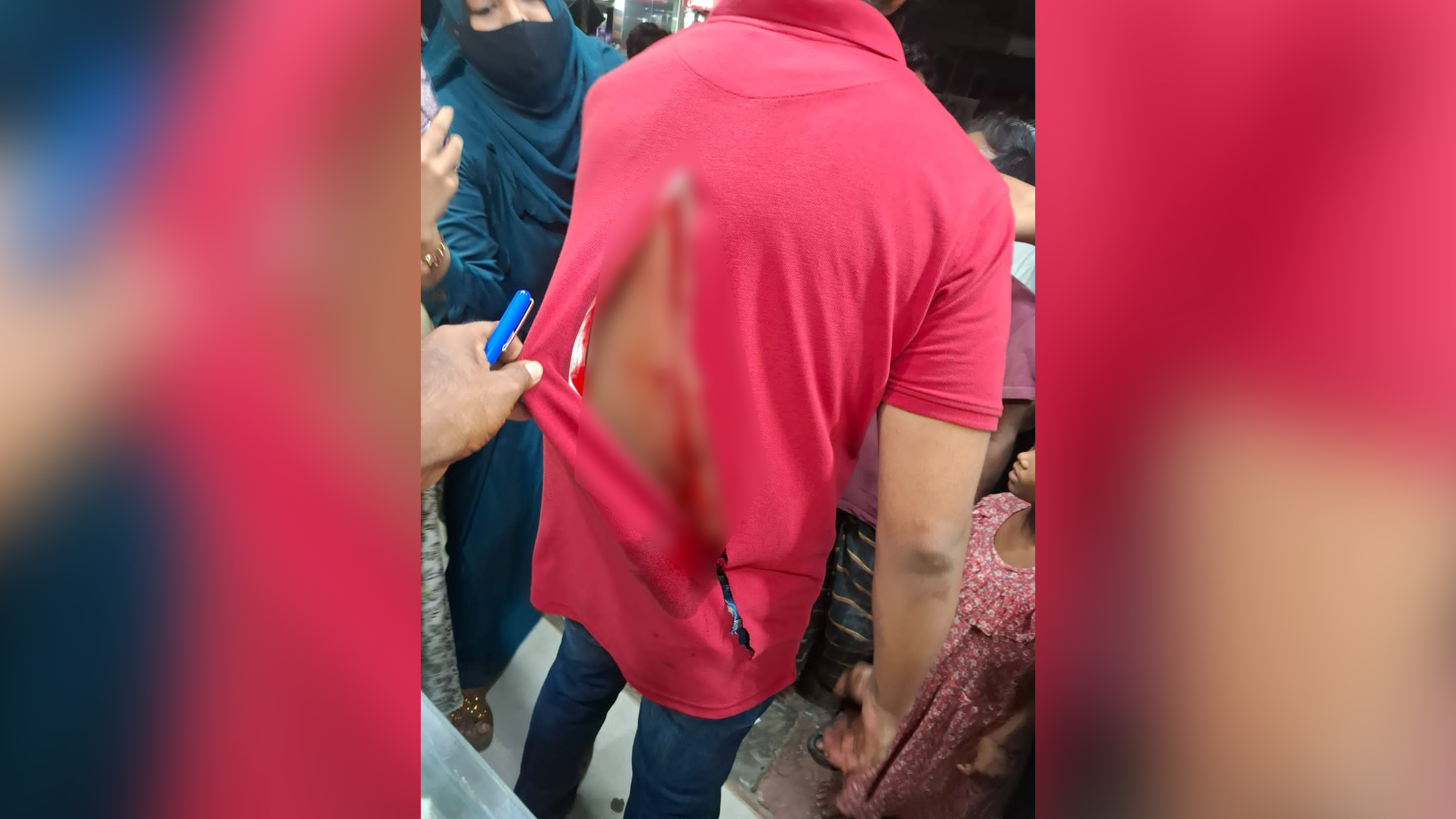 মোহাম্মদপুরে পুলিশ কর্মকর্তাকে ছুরিকাঘাত, লাগল ৪৩টি সেলাই