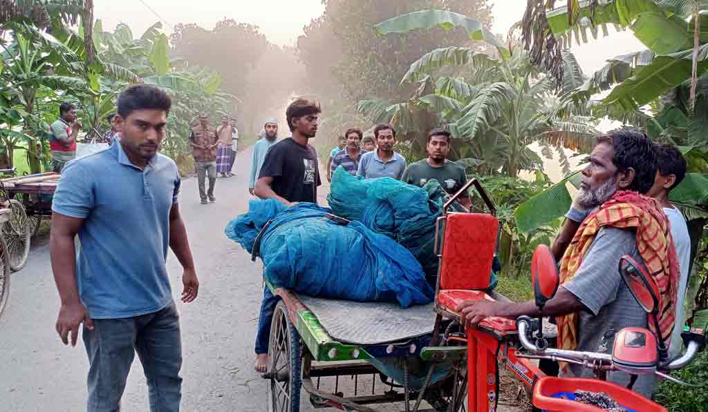 মেহেরপুরে গলায় হাঁসুয়া ধরে ভ্যান ও টাকা ছিনতাই