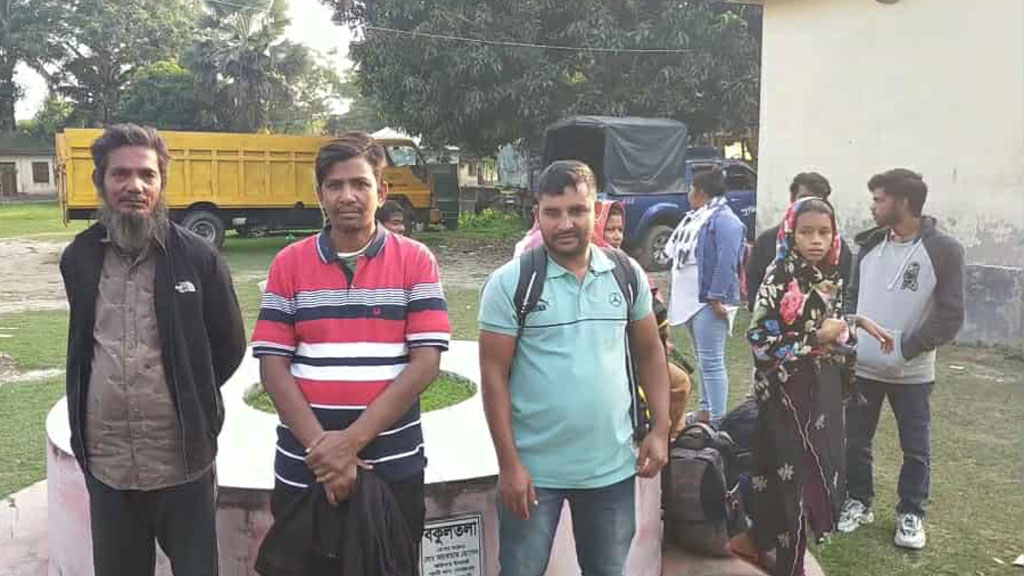 গাংনী সীমান্ত দিয়ে ১২ বাংলাদেশিকে হস্তান্তর করেছে বিএসএফ