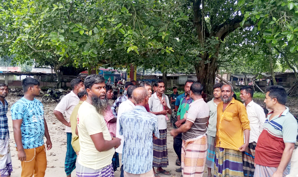 গাংনীতে গাড়ির নিচে চাপা পড়ে শিশুশিক্ষার্থী নিহত