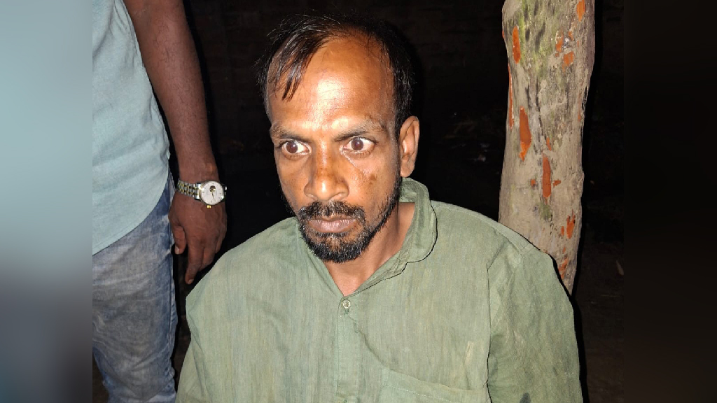 কুমিল্লায় ‘বোমা হোসেন’ গ্রেপ্তার, গাংনীর বাড়ি থেকে ককটেল সদৃশ বস্তু উদ্ধার