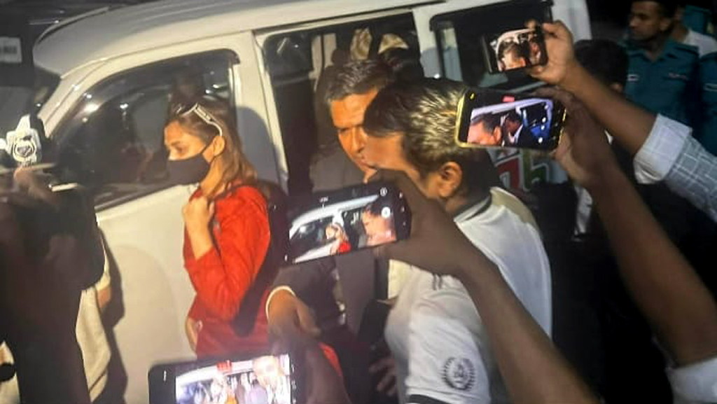 ব্যবসায়ীর ২৭ লাখ টাকা আত্মসাতের মামলায় মেহজাবীনের জামিন