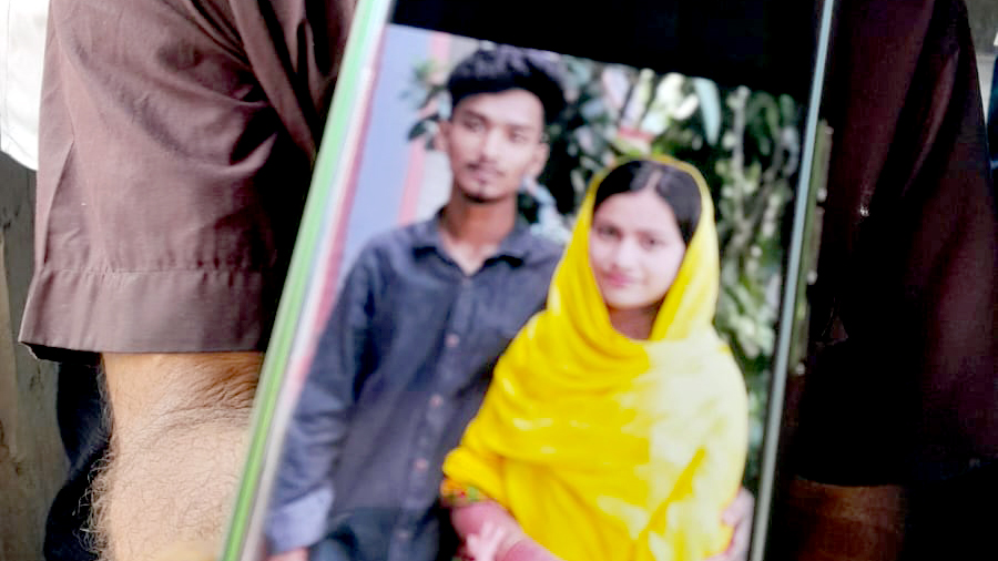 ৬ মাসের সংসার, ৭ দিনের চাকরি—মর্গে নিথর স্বামী-স্ত্রীর লাশ