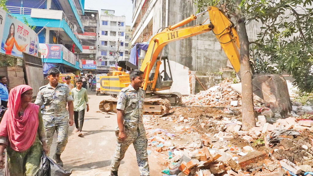 মিরপুরের রাড্ডা: বিদ্যুৎ-পানি ছাড়াই স্বাস্থ্যসেবা চালু