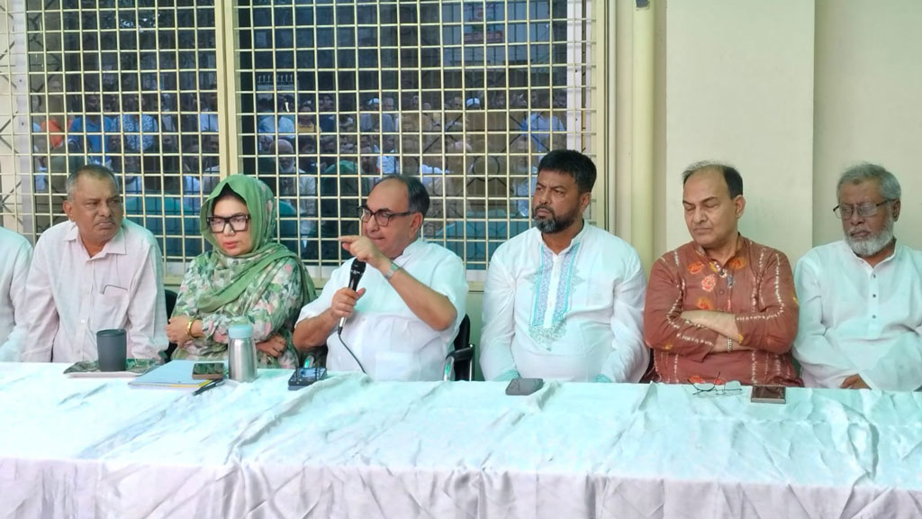 ধর্ম ব্যবসায়ী একটি দল নির্বাচন নিয়ে বিভ্রান্তি ছড়াচ্ছে: মির্জা আব্বাস