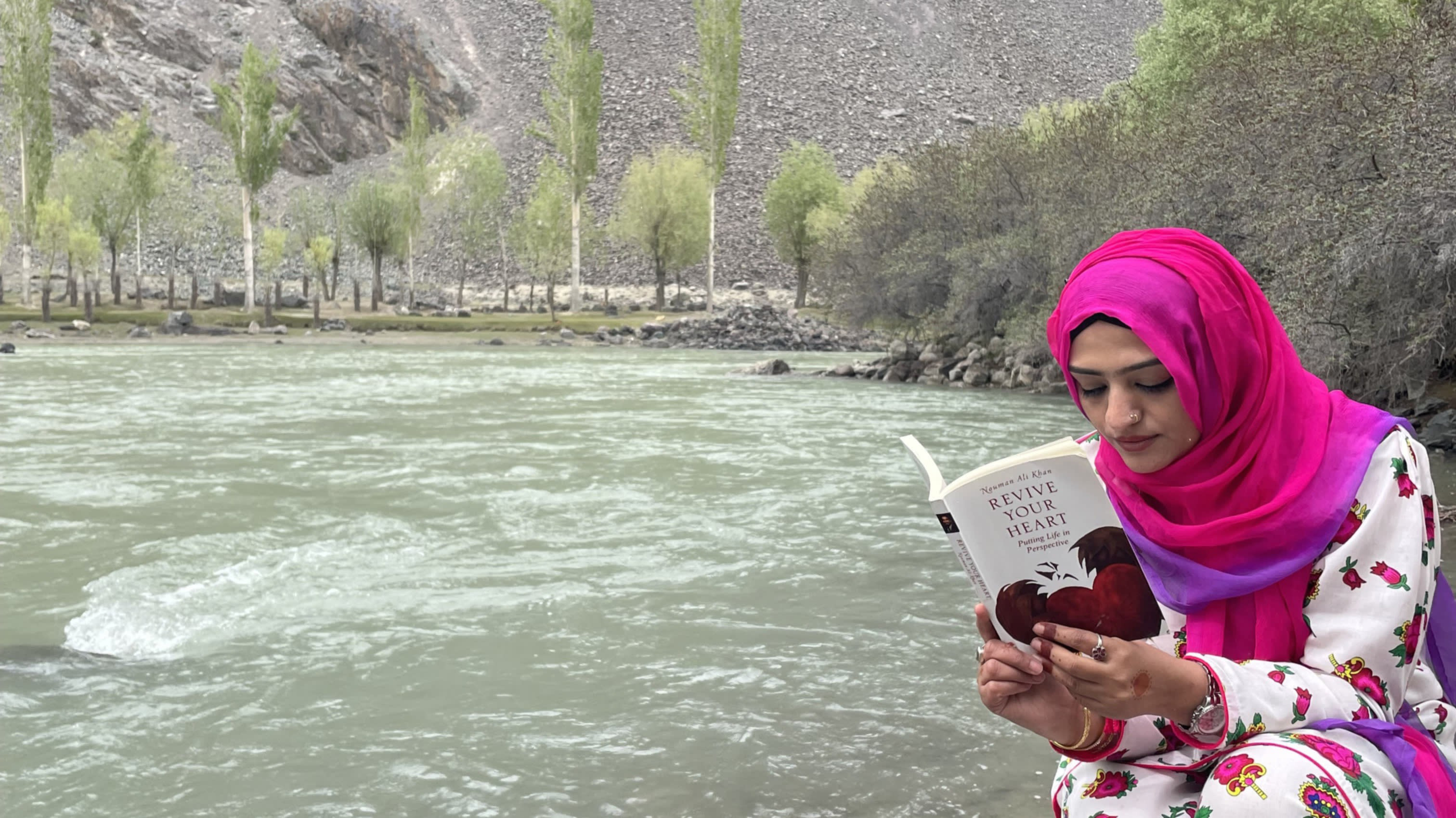 পর্যটনে মন দিয়েছেন পাকিস্তানের মেয়েরা