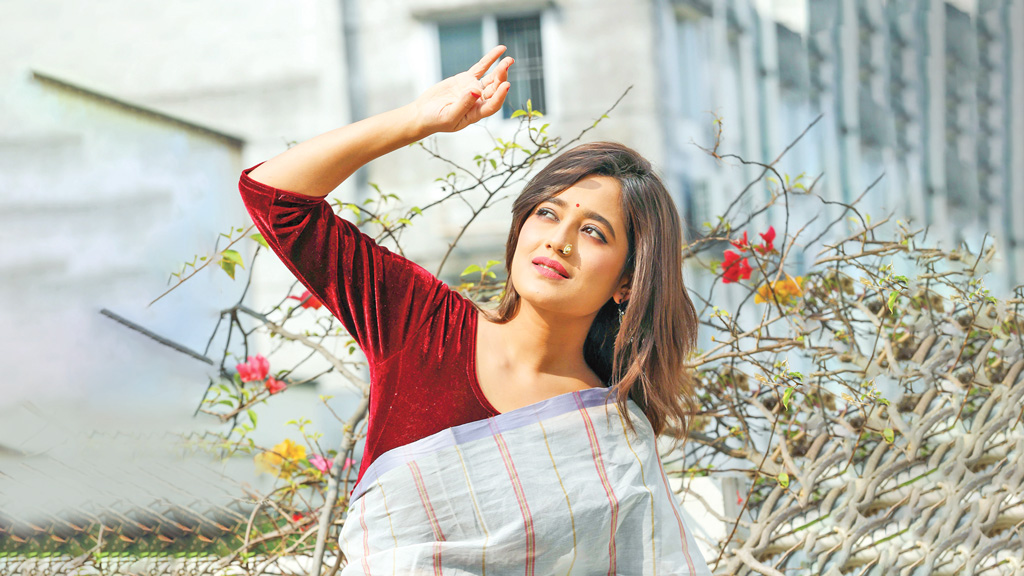 গ্রীষ্মের দাবদাহ থেকে রেহাই পেতে