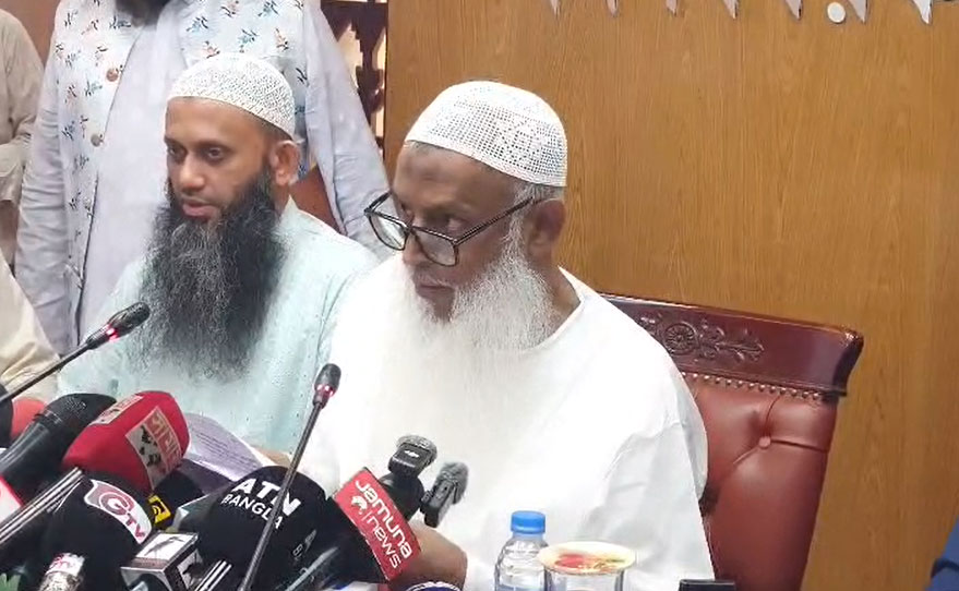 হজ প্যাকেজ ঘোষণা: সরকারি ব্যবস্থাপনায় খরচ বাড়ল ৩৮৪৮১ টাকা