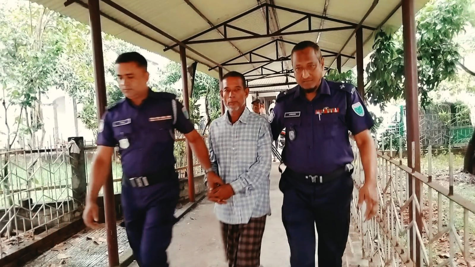 অন্যকে ফাঁসাতে মেয়েকে হত্যা, বাবার মৃত্যুদণ্ড