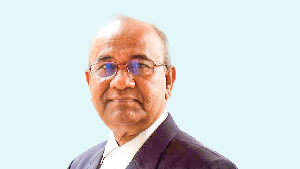 ট্রেন অলরেডি লাইনের বাইরে চলে গেছে