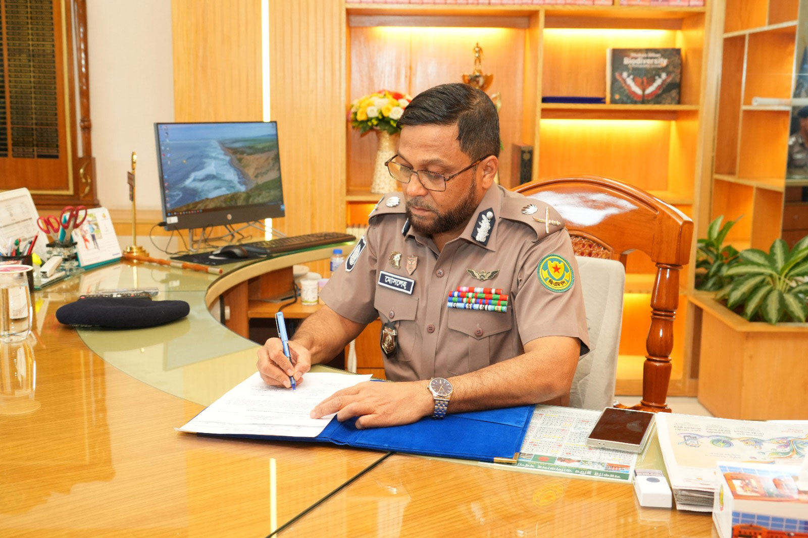দায়িত্ব গ্রহণ করেছেন ডিএমপির নতুন কমিশনার