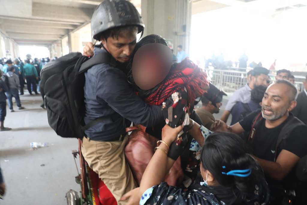 মতিঝিলে আদিবাসীদের সঙ্গে স্টুডেন্টস ফর সভারেন্টির সংঘর্ষ, আহত অনেকে