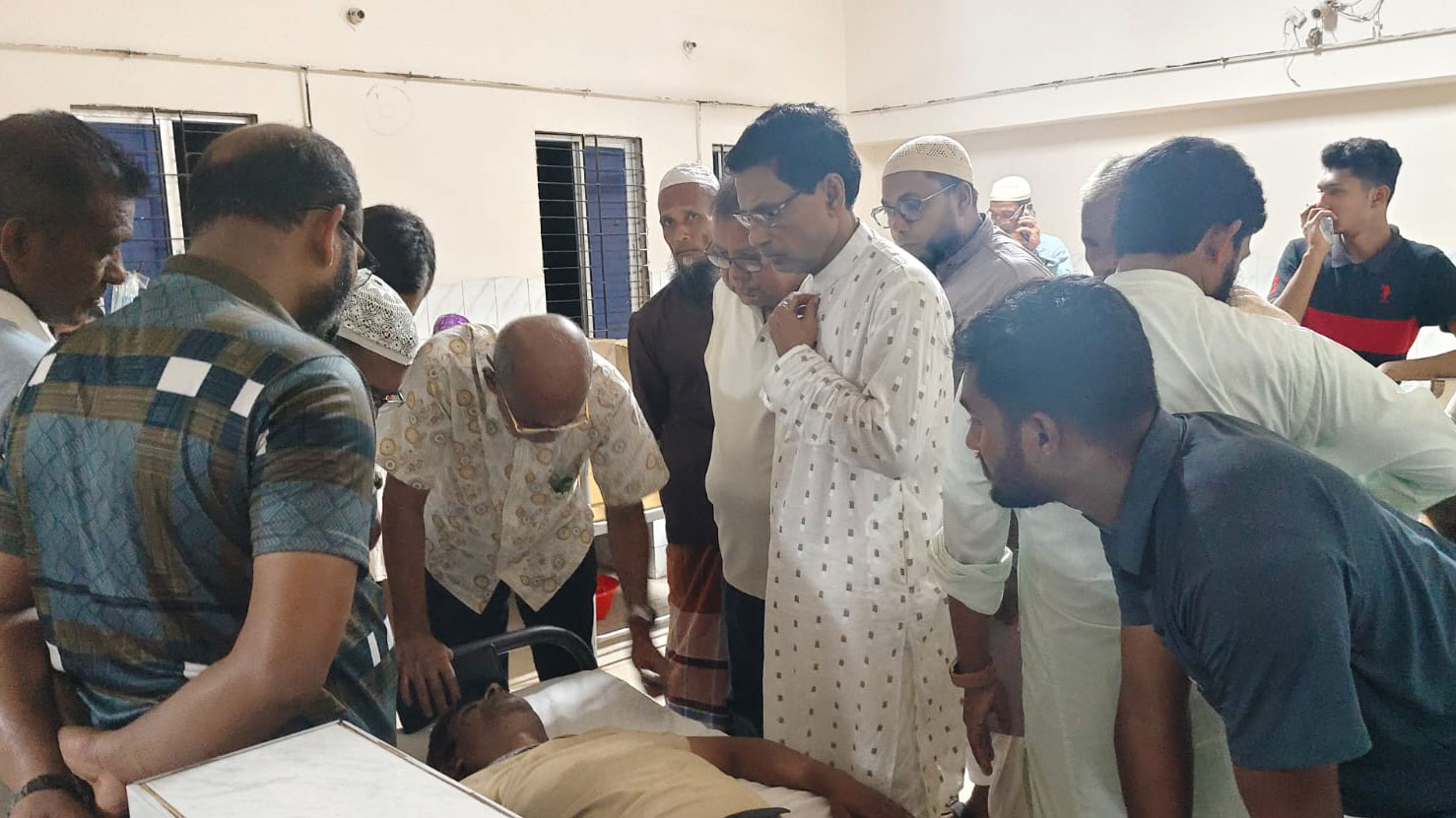 কলাপাড়ায় সাংবাদিক মোয়াজ্জেমের ওপর ছাত্রদলের হামলা