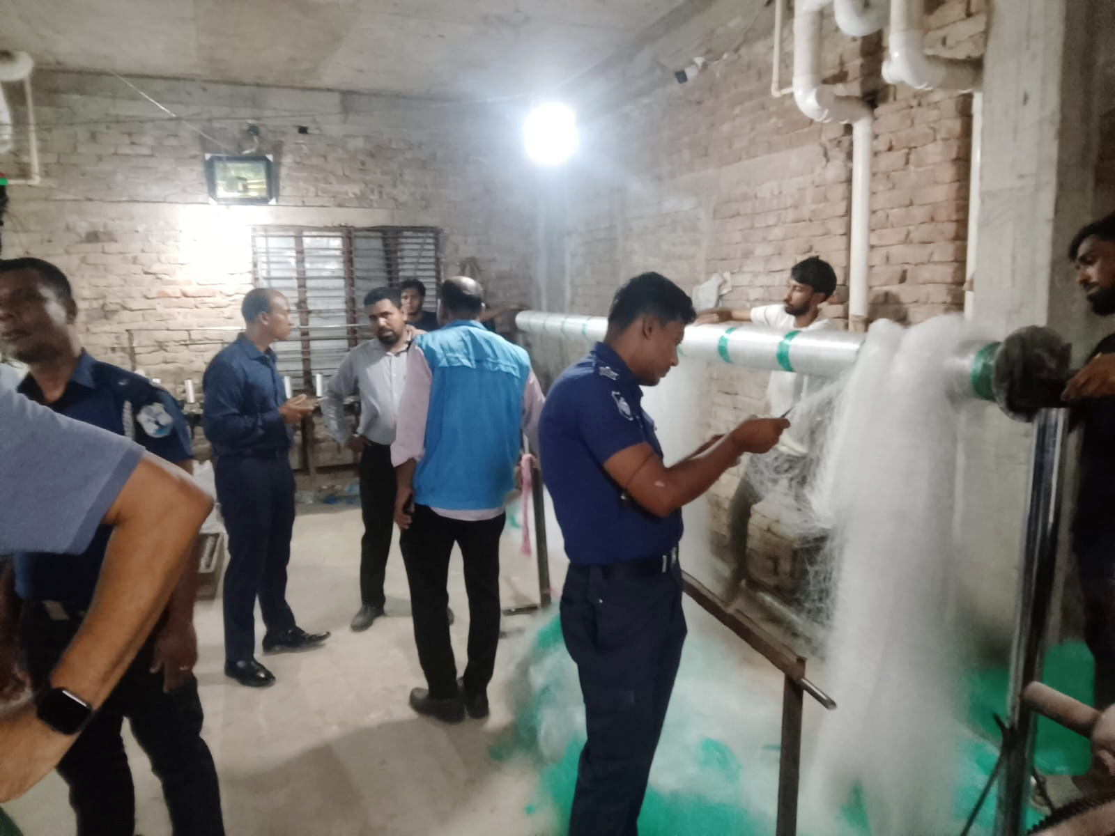 মুন্সিগঞ্জে কারেন্ট জাল কারখানায় অভিযান, ৪০ লাখ টাকার মালামাল জব্দ