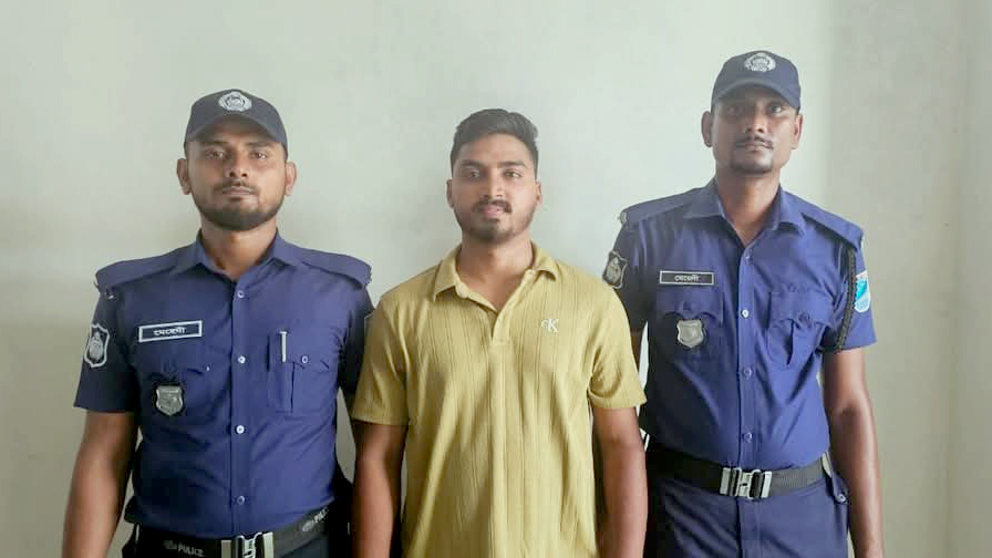 আটক নেহাল আহমেদ জিহাদ।  ছবি: ভিডিও থেকে