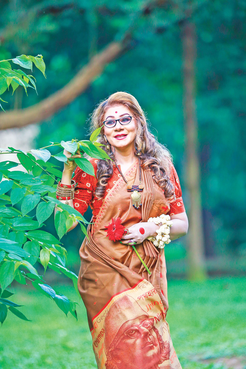 পোশাক: রঙ বাংলাদেশ মেকআপ: বিন্দিয়া এক্সক্লুসিভ কেয়ার। ছবি: হাসান রাজা