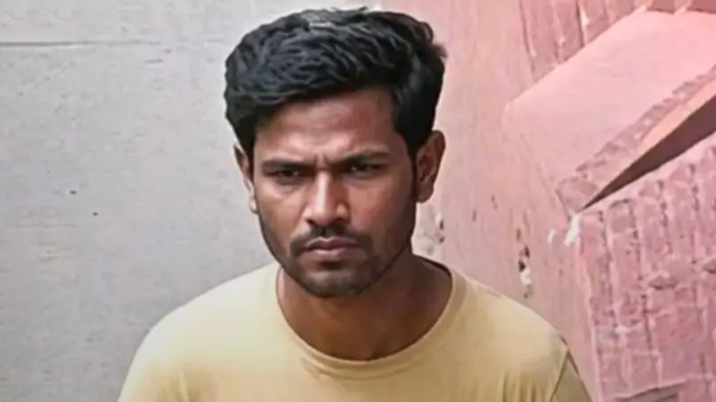 গোপনাঙ্গ দেখানোর ভিডিও ভাইরাল, বখাটে গ্রেপ্তার