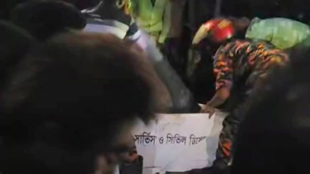 ময়মনসিংহে বিআরটিসি বাসের সঙ্গে মাহিন্দ্রার সংঘর্ষ, বাবা-ছেলেসহ নিহত ৩
