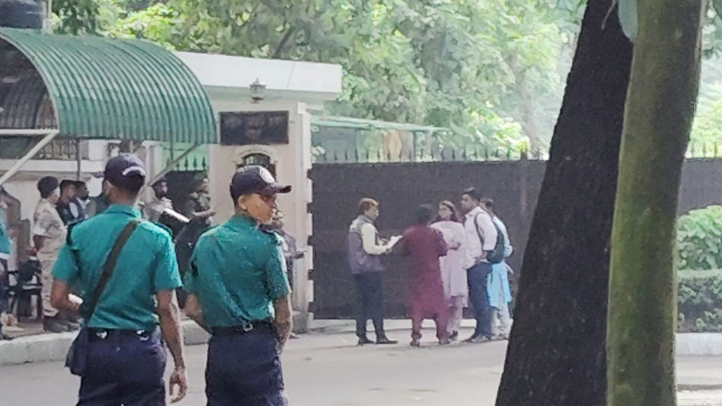 প্রধান উপদেষ্টার সঙ্গে বৈঠক করতে যমুনায় এনসিপির চার নেতা