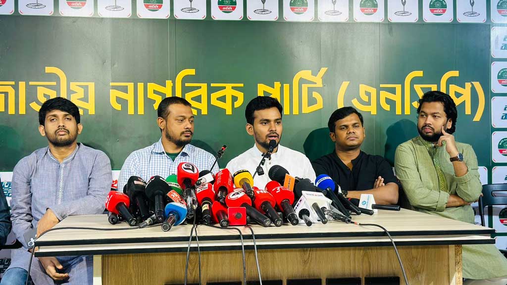 যুক্তরাষ্ট্রের সঙ্গে বিএনপি চুক্তি করে অন্তর্বর্তী সরকারের ওপর দায় চাপিয়েছে: আসিফ মাহমুদ