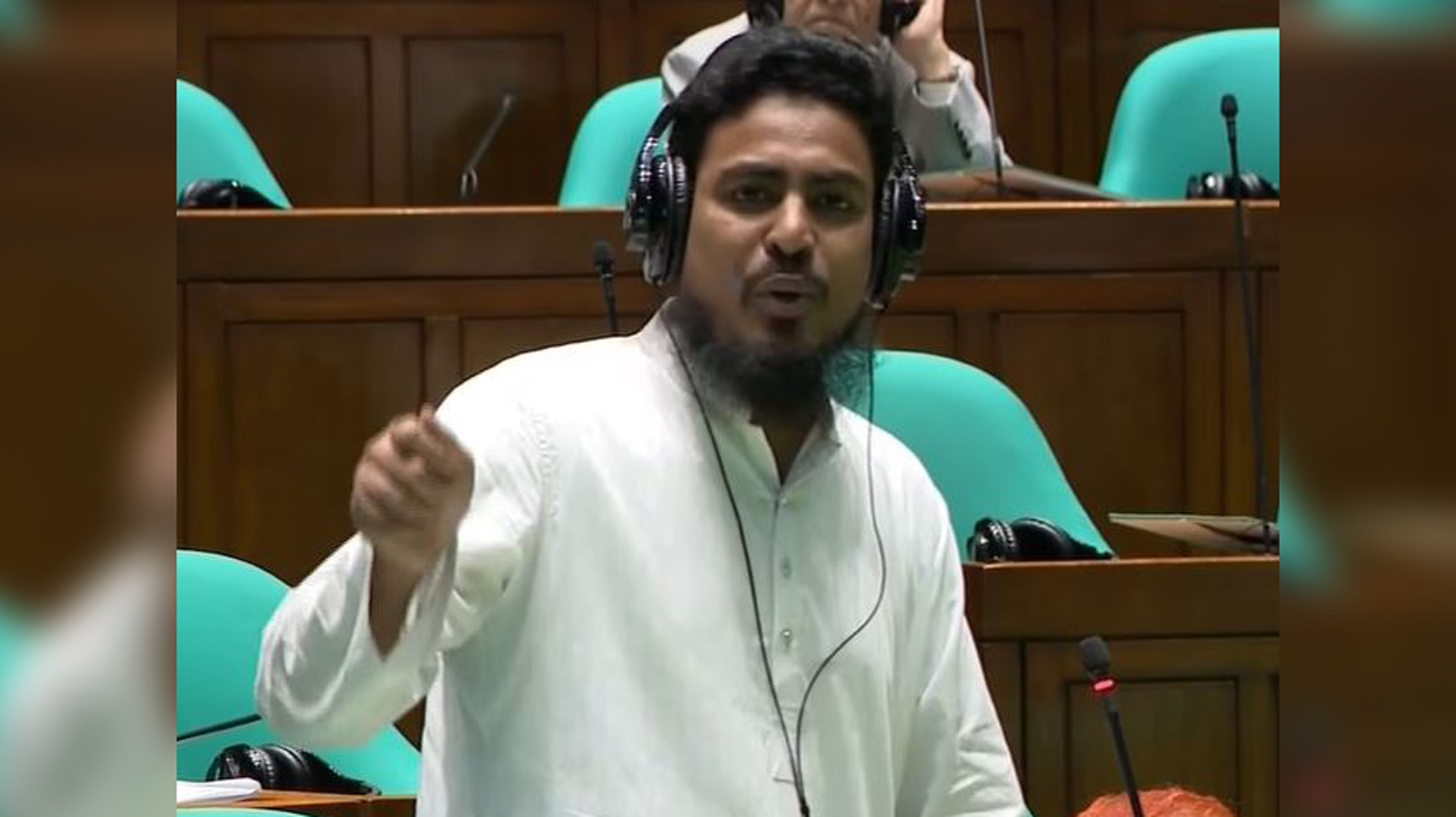 বিএনপি কি একদলীয় শাসনব্যবস্থা তৈরি করতে চায়—সংসদে আখতারের প্রশ্ন