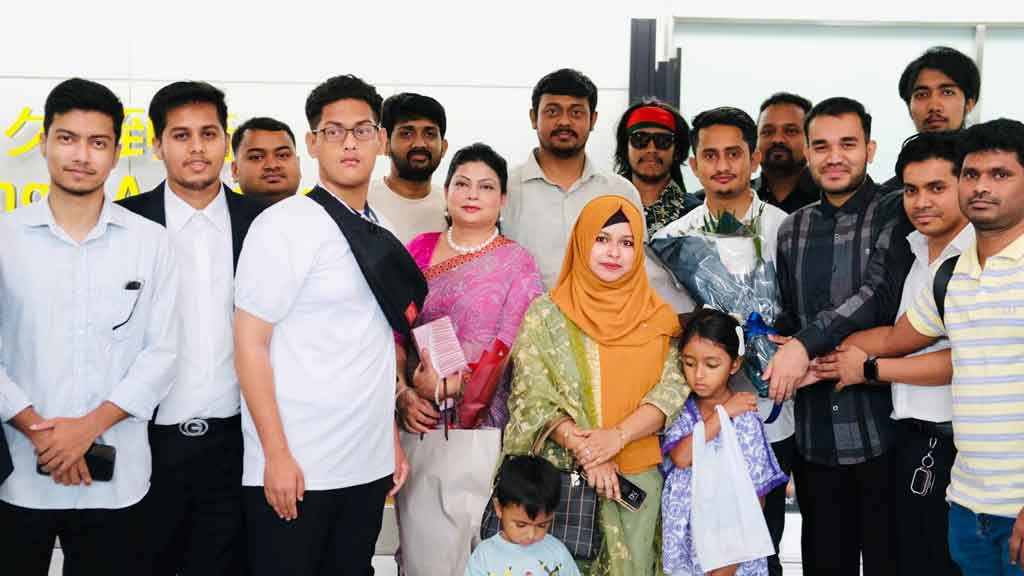 জাপানে পৌঁছেছে এনসিপির প্রতিনিধি দল