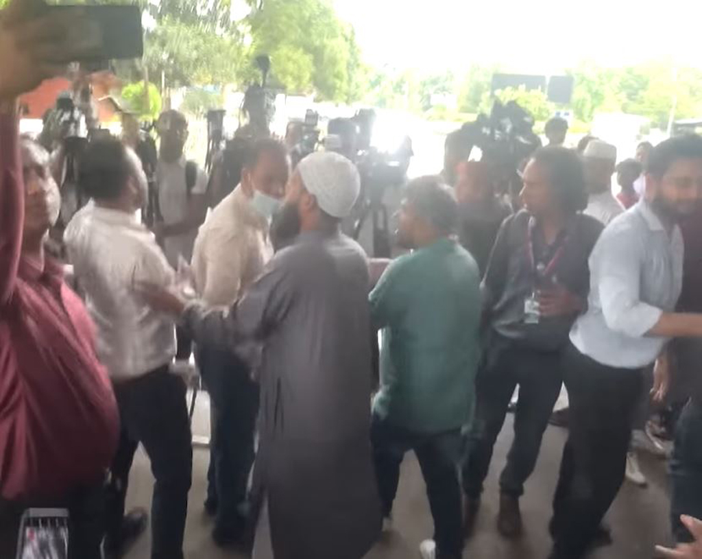 সাংবাদিকদের সঙ্গে দুর্ব্যবহারে এনসিপির দুঃখপ্রকাশ, ব্যবস্থা নেওয়ার প্রতিশ্রুতি
