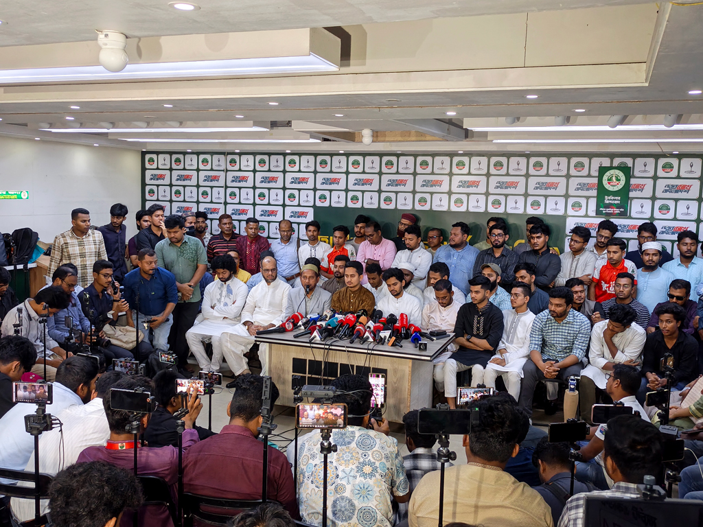 এনসিপিতে যোগ দিলেন নিজামীপুত্র, হাজী শরীয়তুল্লাহর বংশধর ও ওয়ারিয়র্স অব জুলাইয়ের সদস্যরা