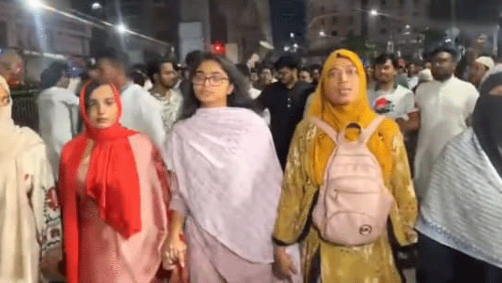 নুরের ওপর হামলার প্রতিবাদে এনসিপির বিক্ষোভ মিছিল