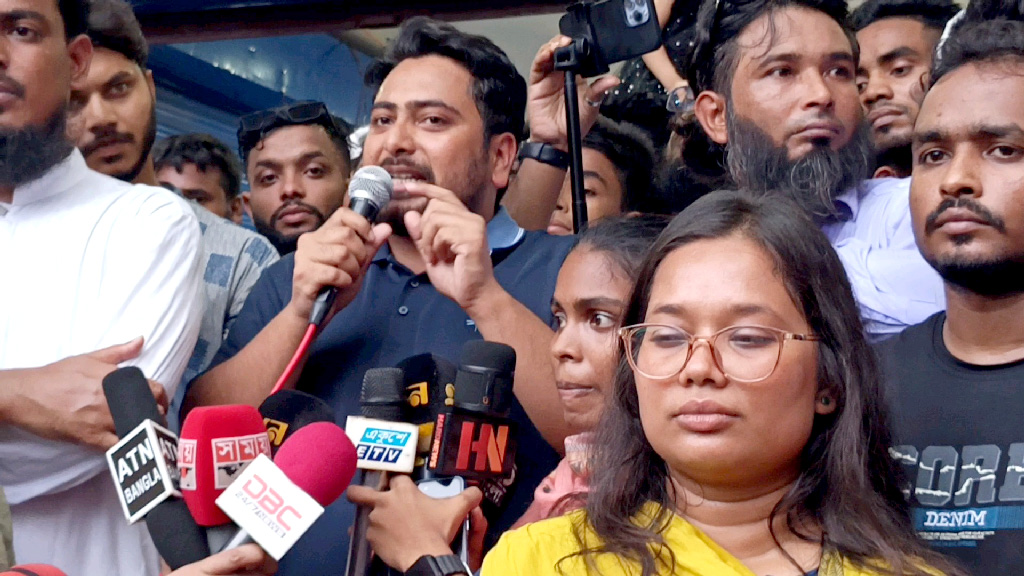 চাঁদাবাজির রাজনীতি যারা করতে চায়, হাসিনার মতো হবে তাদের বিদায়: নাহিদ ইসলাম