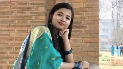 সিলিং ফ্যানে ঝুলছিল কুবি ছাত্রীর লাশ, যৌতুকের দাবিতে হত্যার অভিযোগ