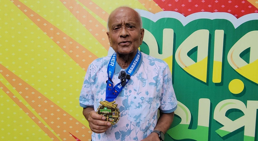 দৌড়বিদদের অনুপ্রেরণা ৭৪ বছরের খবির উদ্দিন