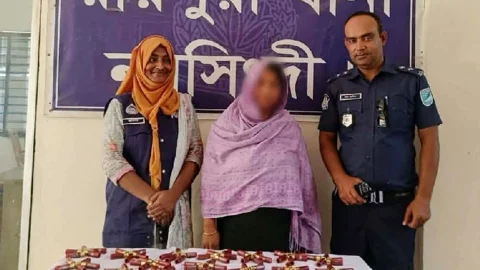সিলেট থেকে ১৪০ রাউন্ড সিসার গুলি নিয়ে ঢাকায় আসছিলেন নারী