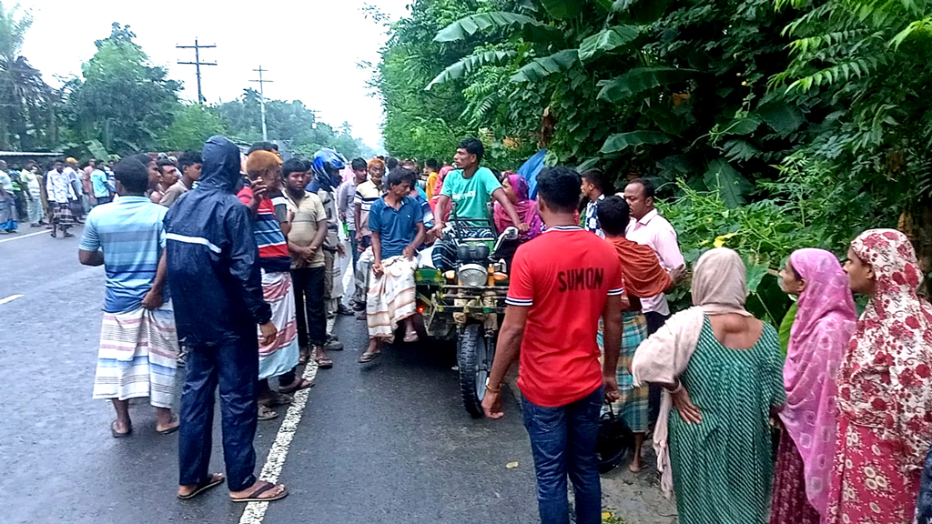 নাটোরে ‘কুত্তা গাড়ির’ সঙ্গে ত্রিমুখী সংঘর্ষে কৃষিশ্রমিক নিহত