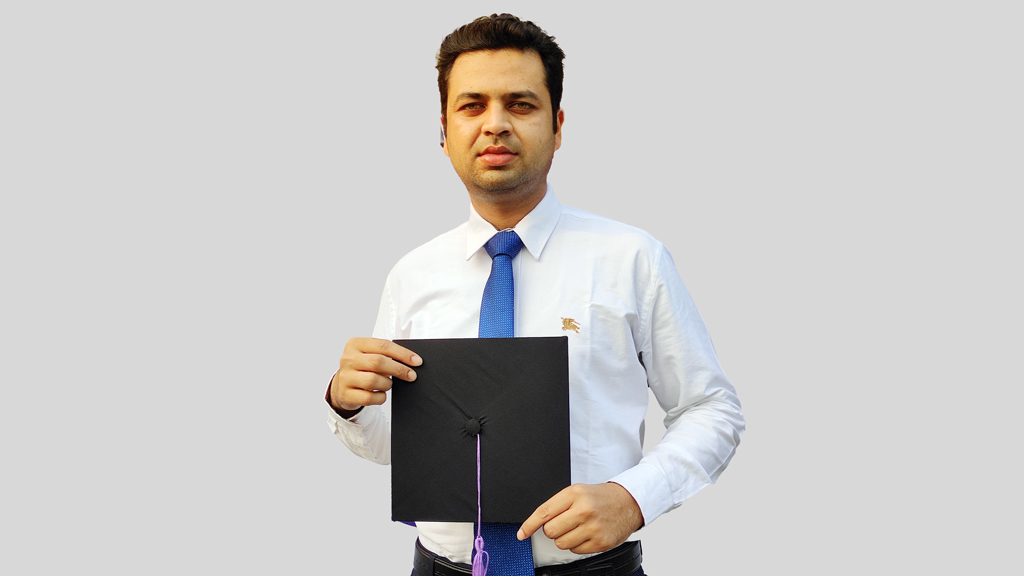প্রতিকূলতা পেরিয়ে নাজমুল এখন বিসিএস ক্যাডার