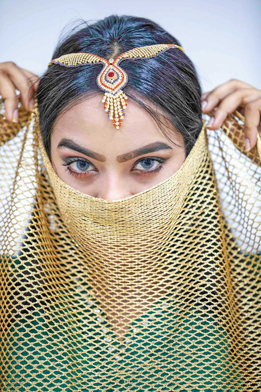 মডেল: রিতু, পোশাক: স্টাইল ভেইন, ছবি: হাসান রাজা