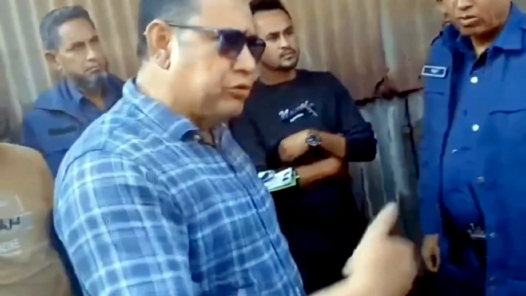 ভ্রাম্যমাণ আদালত পরিচালনায় বাধা, ইউপি চেয়ারম্যান বরখাস্ত