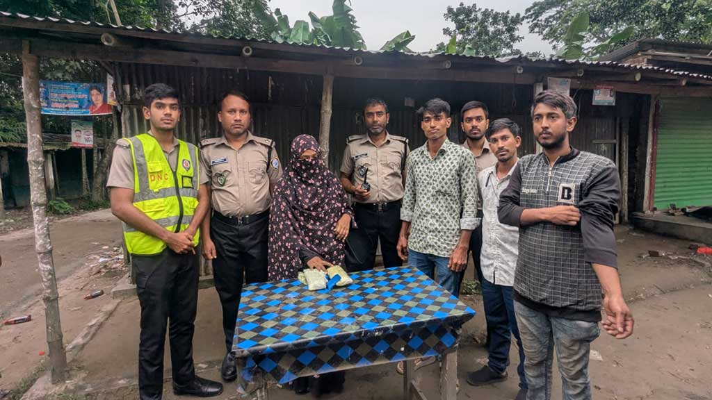 নেত্রকোনায় ২৮ লাখ টাকা মূল্যের ইয়াবাসহ নারী আটক
