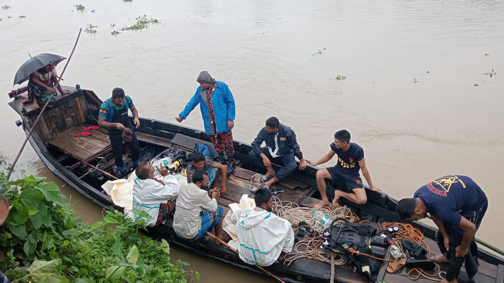 নেত্রকোনায় বাল্কহেড ডুবে নিখোঁজ ২ শ্রমিকের লাশ উদ্ধার