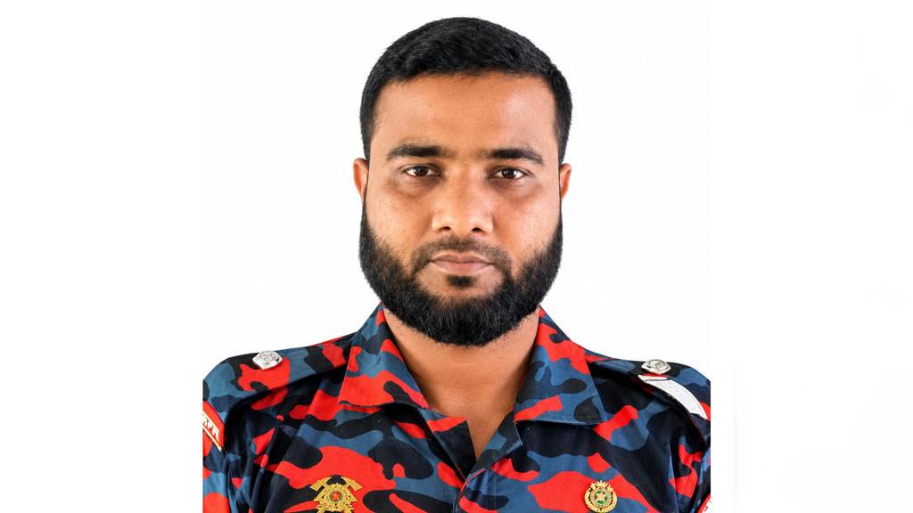 রিফিল ছাড়াই ফায়ার এক্সটিংগুইশারে নকল স্টিকার, কর্মকর্তা বদলি