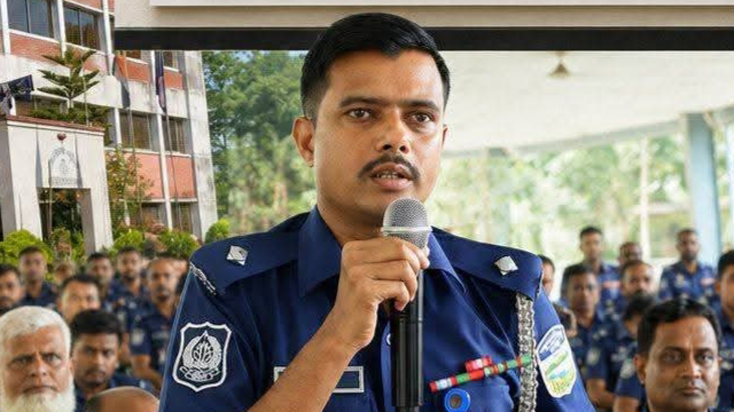 হামলায় জখম নারীদের অভিযোগ না নিয়ে সালিসে সমাধানের পরামর্শ ওসির