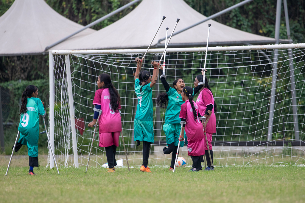 কাঙ্ক্ষিত বিজয় শেষে উল্লাস। ছবি: হাসান রাজা