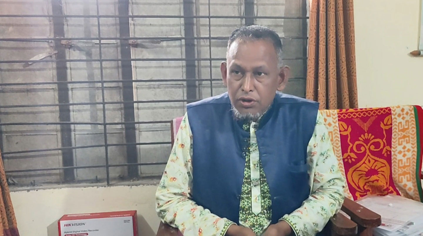 হামিদুর রহমান, প্রধান শিক্ষক, গোপালঝাড় বহুমুখী উচ্চ বিদ্যালয়। ছবি: আজকের পত্রিকা