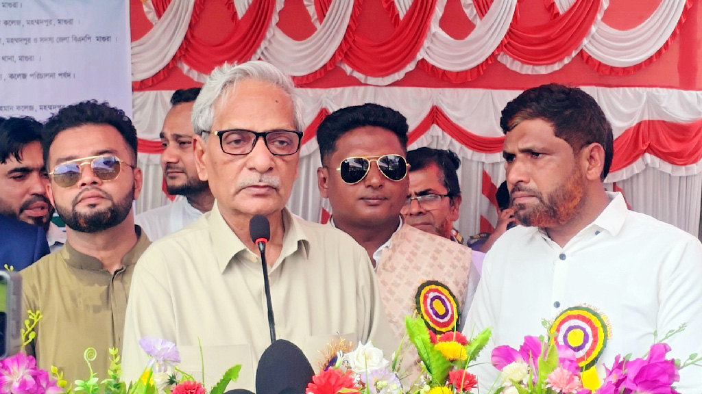 ঘুষ খাওয়া আর ‘মল’ খাওয়া সমান: সংস্কৃতিমন্ত্রী