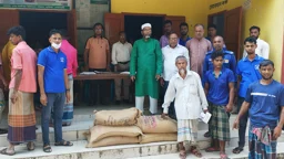 হাতিয়ায় ১৫ হাজার জেলে পরিবারের মধ্যে চাল বিতরণ শুরু
