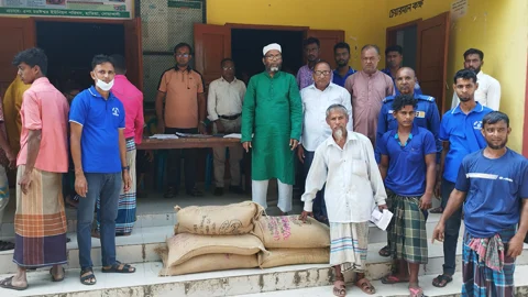 হাতিয়ায় ১৫ হাজার জেলে পরিবারের মধ্যে চাল বিতরণ শুরু