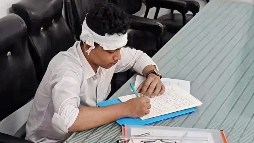 নোয়াখালীতে পরীক্ষাকেন্দ্রে মাথায় ফ্যান পড়ে পরীক্ষার্থী আহত