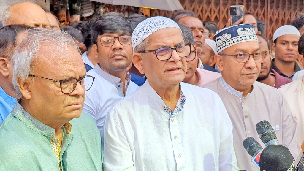 খালেদা জিয়ার শারীরিক অবস্থা ‘অত্যন্ত সংকটময়’: মির্জা ফখরুল