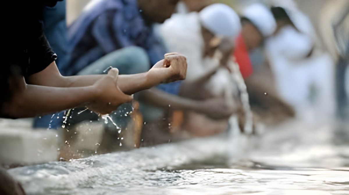 বৃষ্টিতে ভিজলে কি অজু হয়ে যায়?