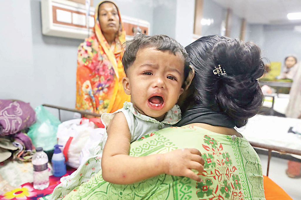 সব নমুনা পরীক্ষা ঢাকায়, বাইরে চিকিৎসা বিলম্বিত